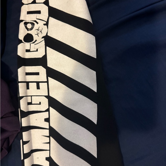 Xl sweater fits snug and good long length for sale or trade - Picture 3 of 3